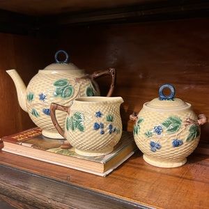 Tiffany & Co Blackberry Majolica Tea Set Pot Sugar Creamer